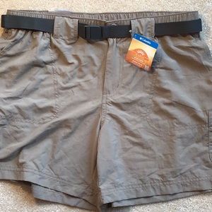 Columbia Omni shade shorts - M